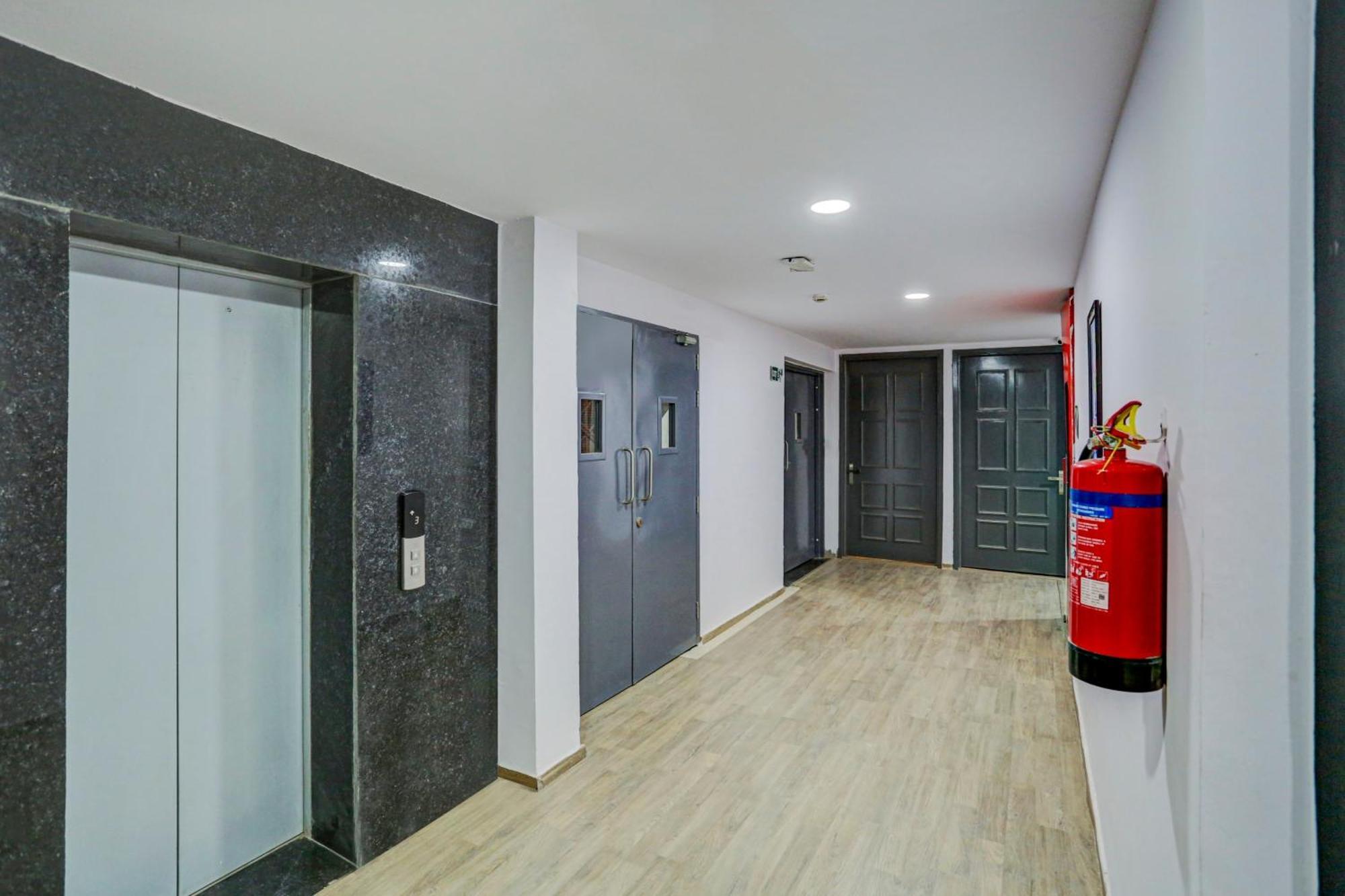 Collection O County 4* Delhi (National Capital Territory of India)